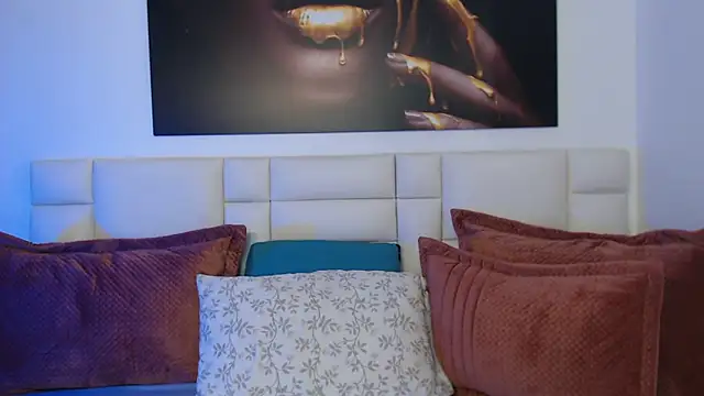 NicoletBlossom online show from January 14, 2026, 9:52 pm