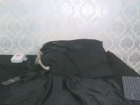 leandro477 online show from November 21, 2025, 3:49 am