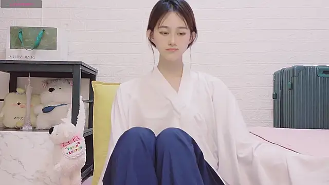 marina-cutegirll online show from October 2, 2025, 12:01 pm