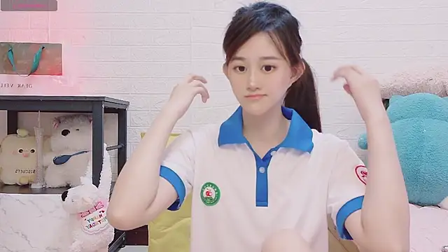 marina-cutegirll online show from October 7, 2025, 3:42 pm