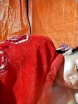 venu00 online show from October 24, 2025, 3:47 am