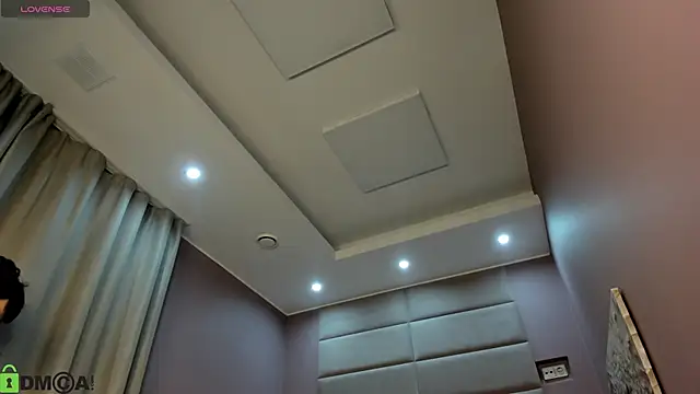 Snapshot of Adeline_Perle chatting on October 15, 2025, 1:06 am Adeline Perle online show from October 15, 2025, 1:06 am