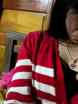 Snapshot of Ngoc-bbi chatting on December 17, 2025, 12:44 pm Ngoc-bbi online show from December 17, 2025, 12:44 pm