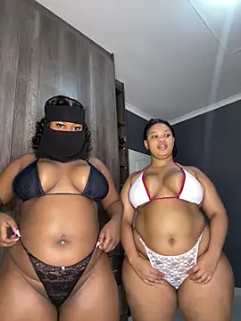 Snapshot of Ebony_Warlock_ chatting on February 22, 2026, 12:26 pm Ebony Warlock online show from February 22, 2026, 12:26 pm