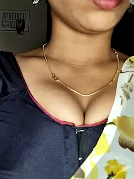 Snapshot of Savita2310 chatting on November 29, 2025, 6:22 pm Savita2310 online show from November 29, 2025, 6:22 pm