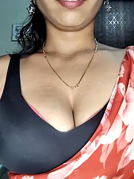 Snapshot of Savita2310 chatting on December 4, 2025, 6:05 pm Savita2310 online show from December 4, 2025, 6:05 pm