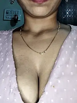 Snapshot of Savita2310 chatting on December 5, 2025, 6:04 pm Savita2310 online show from December 5, 2025, 6:04 pm