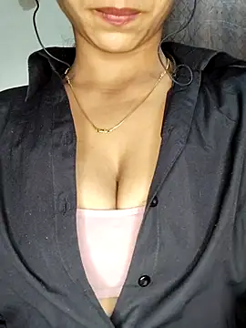 Snapshot of Savita2310 chatting on December 20, 2025, 2:46 pm Savita2310 online show from December 20, 2025, 2:46 pm