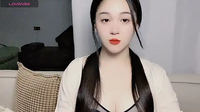 woaiqinqin online show from October 7, 2025, 3:53 pm