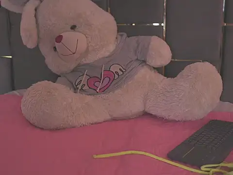 Snapshot of Doll_kata_ chatting on October 15, 2025, 1:44 pm Doll kata online show from October 15, 2025, 1:44 pm