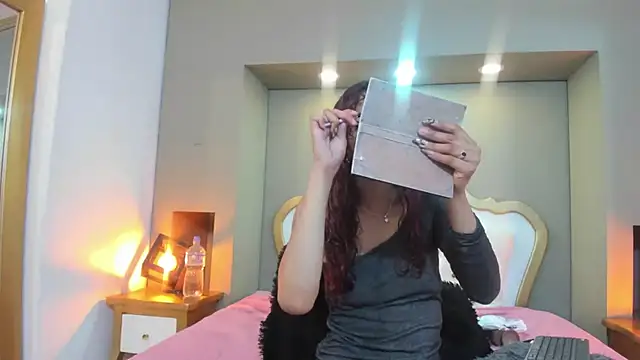 AteneaGreyy online show from September 17, 2025, 11:45 am