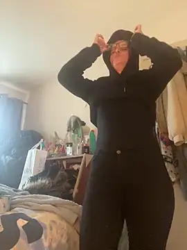 Snapshot of kittykatbean chatting on November 22, 2025, 11:09 am kittykatbean online show from November 22, 2025, 11:09 am