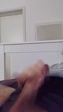 NewJoiner online show from November 20, 2025, 8:30 pm