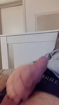 NewJoiner online show from December 5, 2025, 6:26 pm