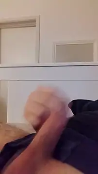 Snapshot of NewJoiner chatting on February 22, 2026, 5:11 pm NewJoiner online show from February 22, 2026, 5:11 pm