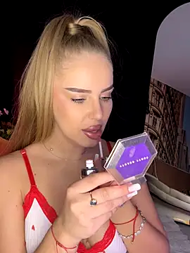 Snapshot of AubrieleRouj1 chatting on November 14, 2025, 5:00 pm AubrieleRouj1 online show from November 14, 2025, 5:00 pm