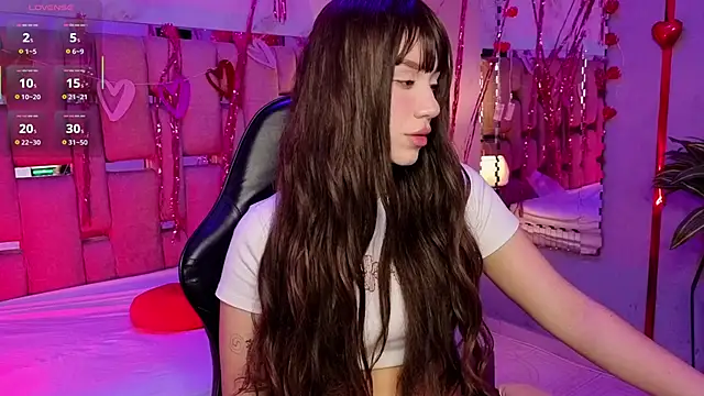 ZharaLux online show from February 13, 2026, 12:56 pm