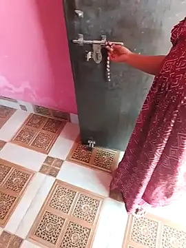 Snapshot of Aaradhya_Sharma chatting on October 16, 2025, 4:24 am Aaradhya Sharma online show from October 16, 2025, 4:24 am