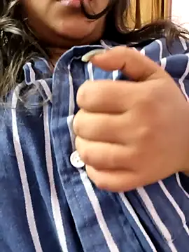 Snapshot of Aaradhya_Sharma chatting on February 12, 2026, 6:14 pm Aaradhya Sharma online show from February 12, 2026, 6:14 pm