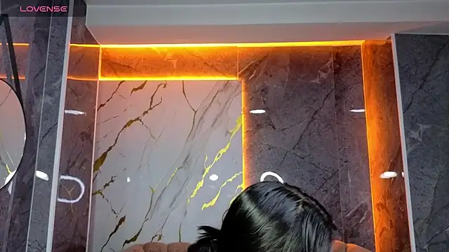 Snapshot of Victoria_b_ chatting on October 27, 2025, 7:51 pm Victoria b online show from October 27, 2025, 7:51 pm