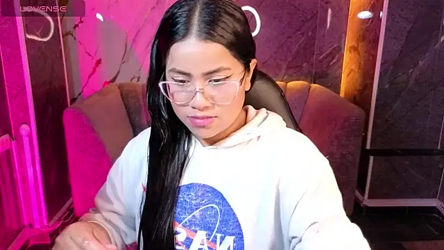 Snapshot of Victoria_b_ chatting on October 30, 2025, 7:58 pm Victoria b online show from October 30, 2025, 7:58 pm