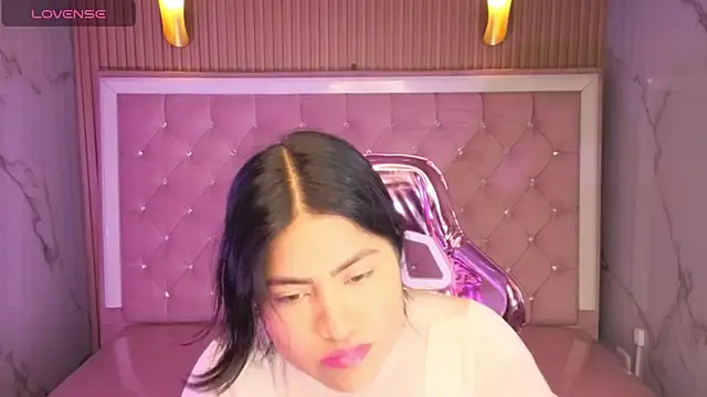 Snapshot of Victoria_b_ chatting on November 4, 2025, 7:57 pm Victoria b online show from November 4, 2025, 7:57 pm