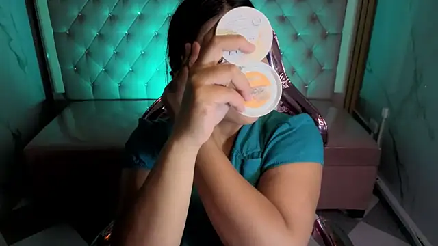 Snapshot of Victoria_b_ chatting on November 14, 2025, 7:56 pm Victoria b online show from November 14, 2025, 7:56 pm