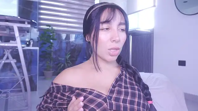 greciadom555 online show from May 27, 2026, 9:01 pm