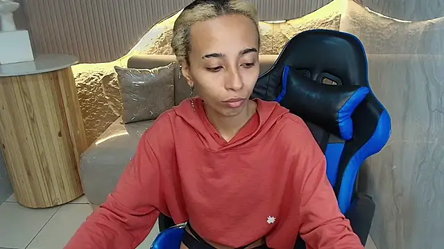 Agnis ink r online show from November 11, 2025, 1:11 pm