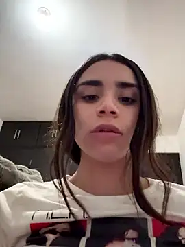 Snapshot of Ariovalle chatting on February 25, 2026, 6:01 am Ariovalle online show from February 25, 2026, 6:01 am