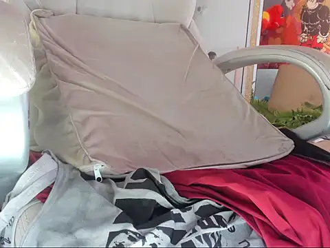 mila dash online show from September 25, 2025, 12:31 pm