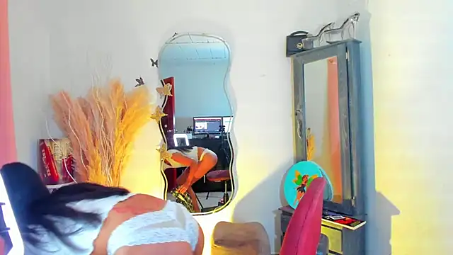 Snapshot of REINA_ADAHARA chatting on December 17, 2025, 11:05 am REINA ADAHARA online show from December 17, 2025, 11:05 am