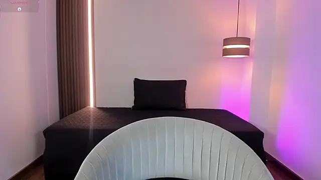 Snapshot of luvely chatting on December 19, 2025, 10:39 pm luvely online show from December 19, 2025, 10:39 pm