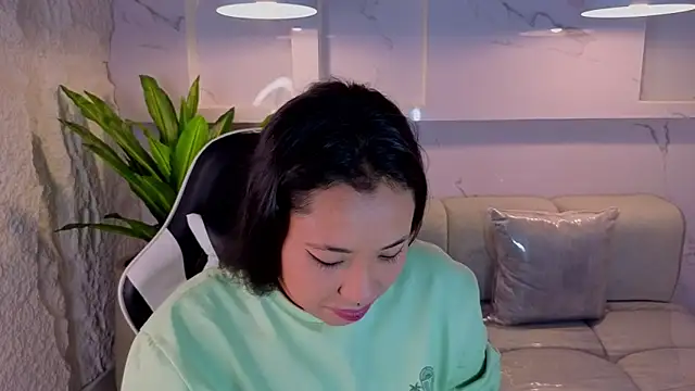 Snapshot of Hollypeyton_Tp chatting on September 8, 2025, 7:57 pm Hollypeyton Tp online show from September 8, 2025, 7:57 pm