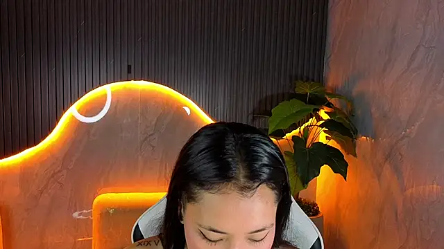 Hollypeyton Tp online show from September 9, 2025, 8:08 pm