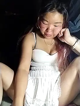 lylylove online show from April 4, 2026, 2:10 am