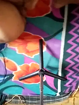 arachnahot online show from September 19, 2025, 7:32 am