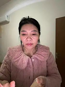 xiiuuff18 online show from February 20, 2026, 12:18 am