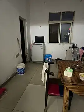 xiiuuff18 online show from March 27, 2026, 11:32 am