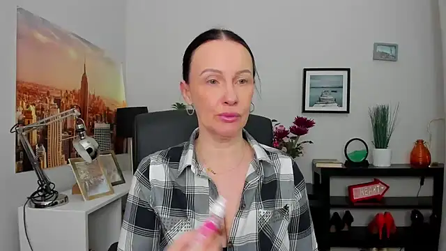 Snapshot of Velvet_Jasmine chatting on October 7, 2025, 5:37 am Velvet Jasmine online show from October 7, 2025, 5:37 am