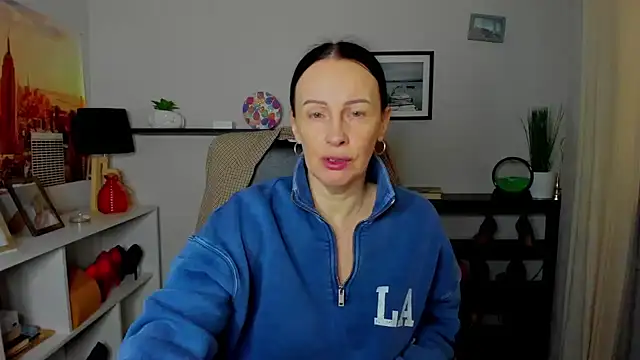 Velvet Jasmine online show from November 15, 2025, 7:38 am