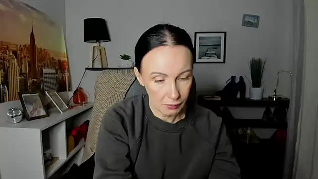 Snapshot of Velvet_Jasmine chatting on February 17, 2026, 6:21 am Velvet Jasmine online show from February 17, 2026, 6:21 am