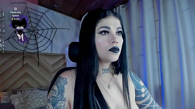  raven black online show from October 17, 2025, 2:41 pm