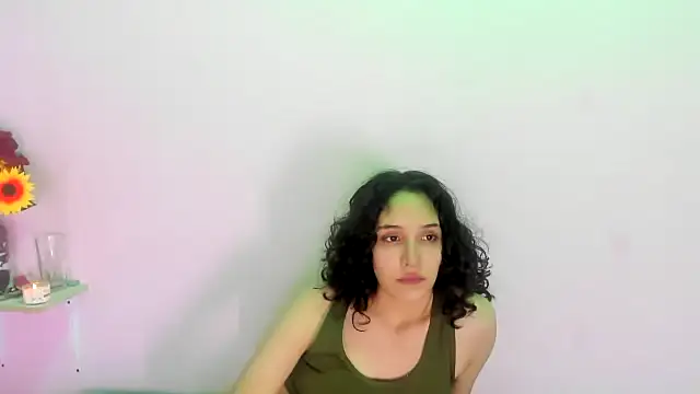 Snapshot of TeensNews18 chatting on September 28, 2025, 7:47 am TeensNews18 online show from September 28, 2025, 7:47 am