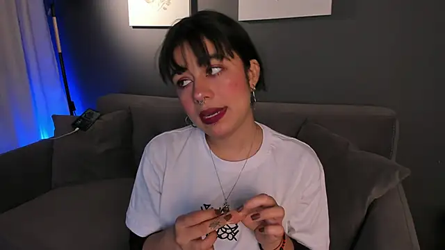 flower smith  online show from November 17, 2025, 12:00 pm