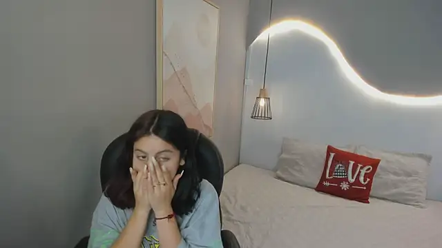 Julieth brown  online show from November 20, 2025, 6:40 pm