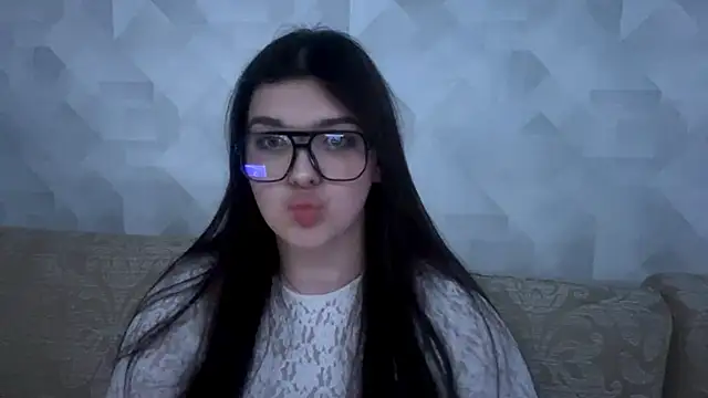 CarylWeatherholtz online show from November 18, 2025, 3:16 pm