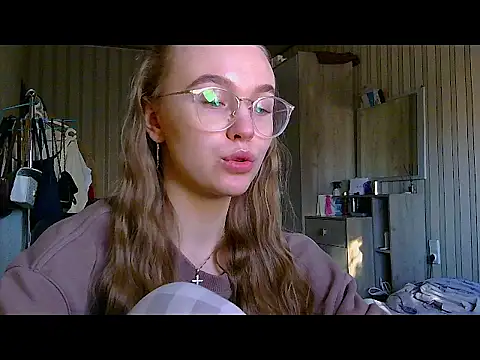 Snapshot of bellameow88 chatting on November 17, 2025, 8:53 am bellameow88 online show from November 17, 2025, 8:53 am