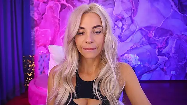 BellaRayyy online show from October 13, 2025, 6:13 am