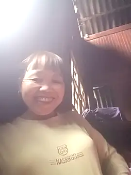  YooY  online show from November 18, 2025, 3:01 am